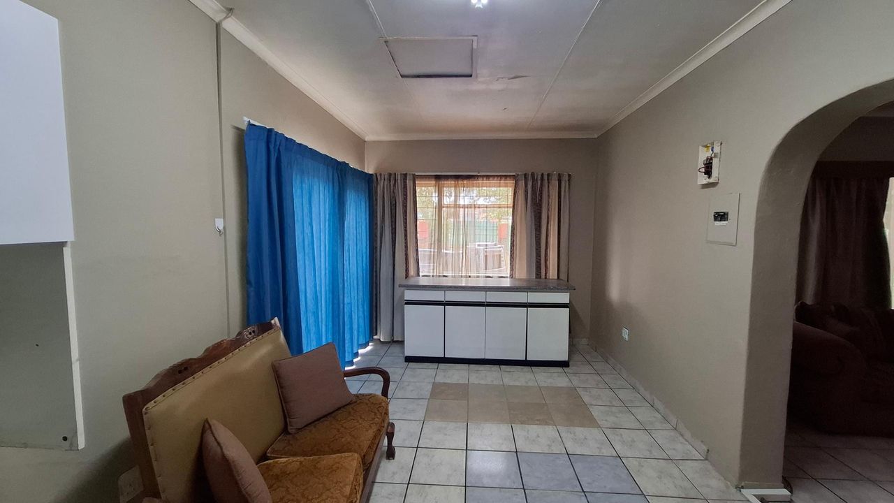 Photo 20 of 39