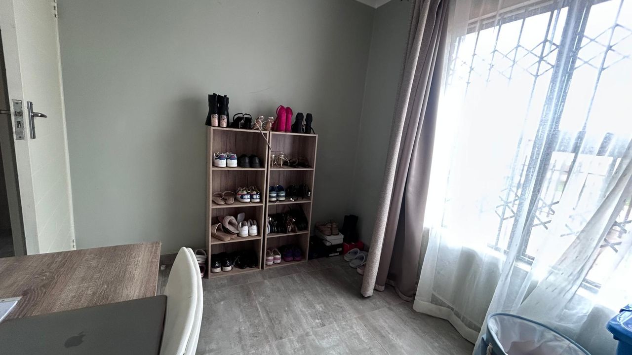 Photo 15 of 26