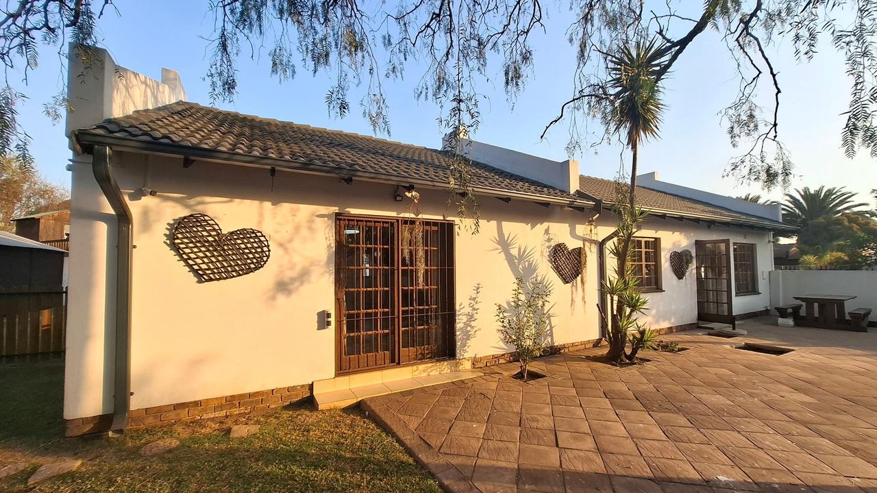 Photo of 4 Bedroom house for sale in Aerorand, Middelburg