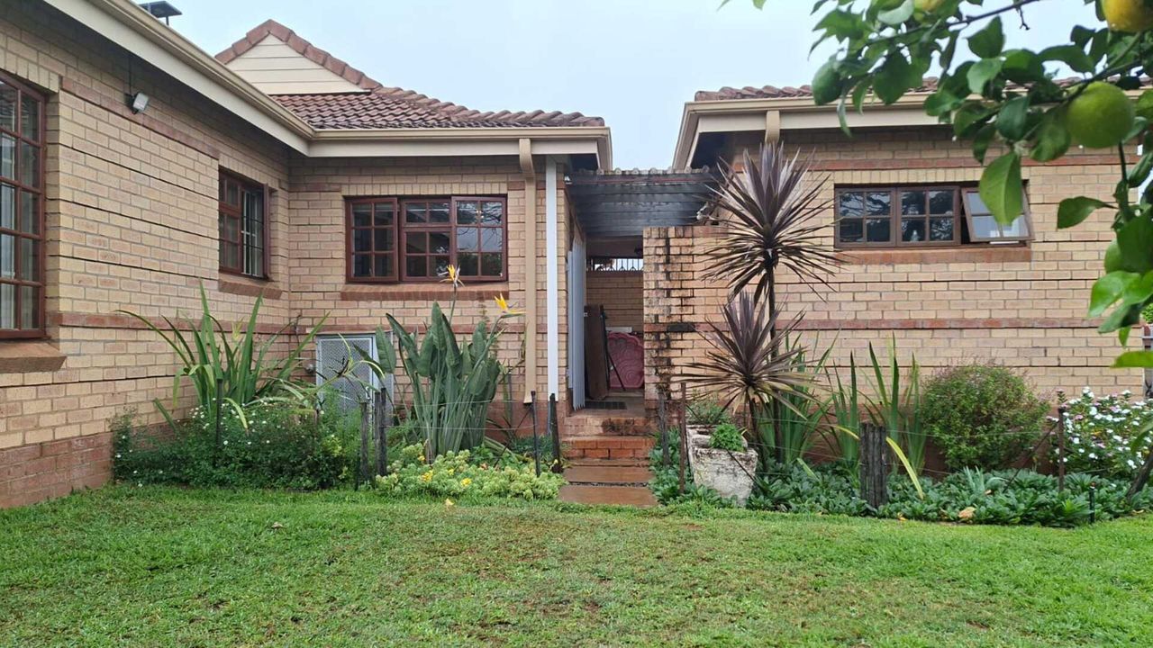 Photo 16 of 24