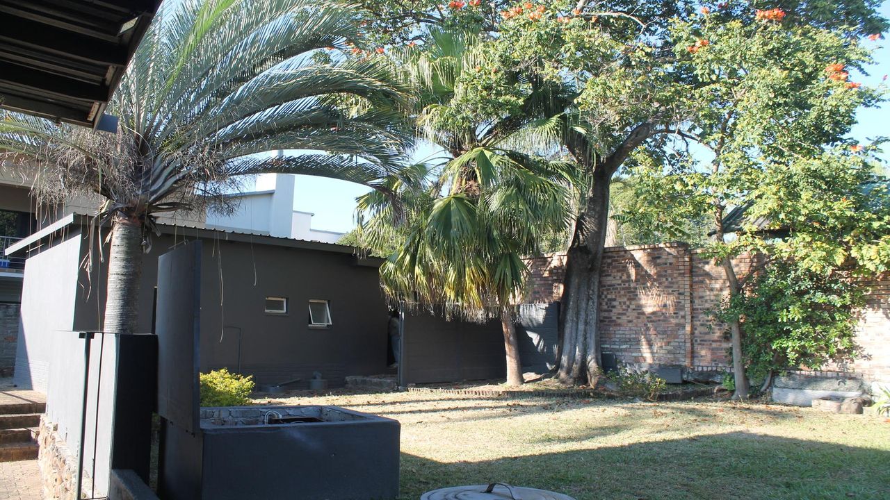 Photo 8 of 34