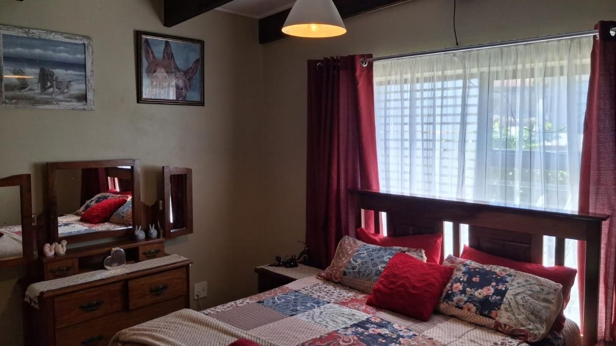 Photo 16 of 35