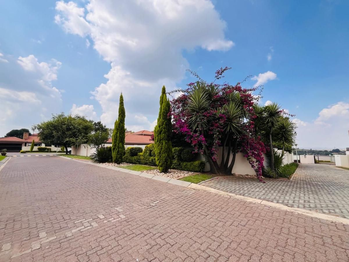 Photo of 4 Bedroom townhouse - freehold for sale in Ben Fleur, Witbank