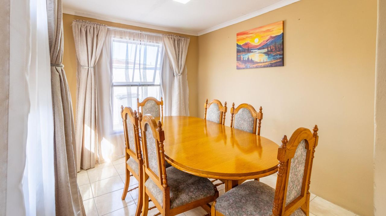 Photo of 3 Bedroom house sold in Groenheuwel, Paarl