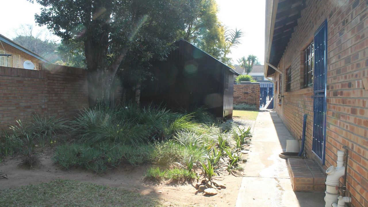 Photo 18 of 45