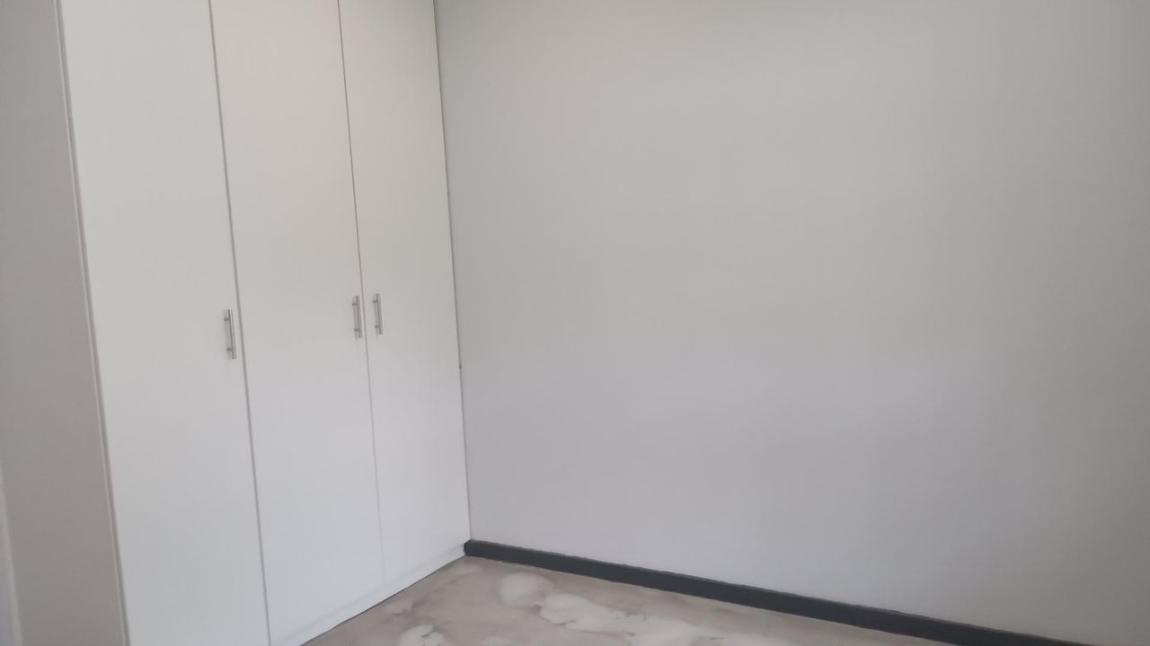 Photo 9 of 21