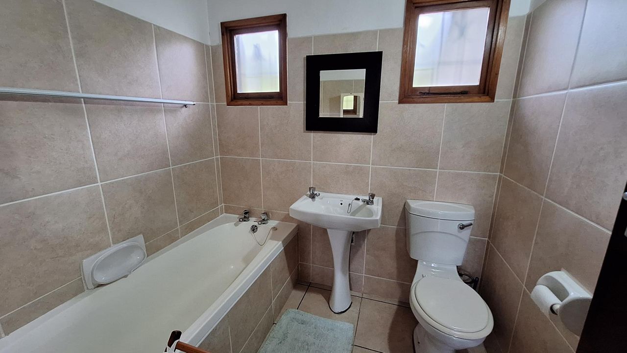 Photo 9 of 27