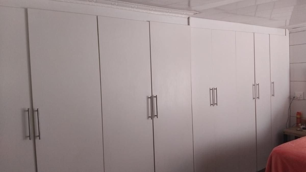 Photo 33 of 41