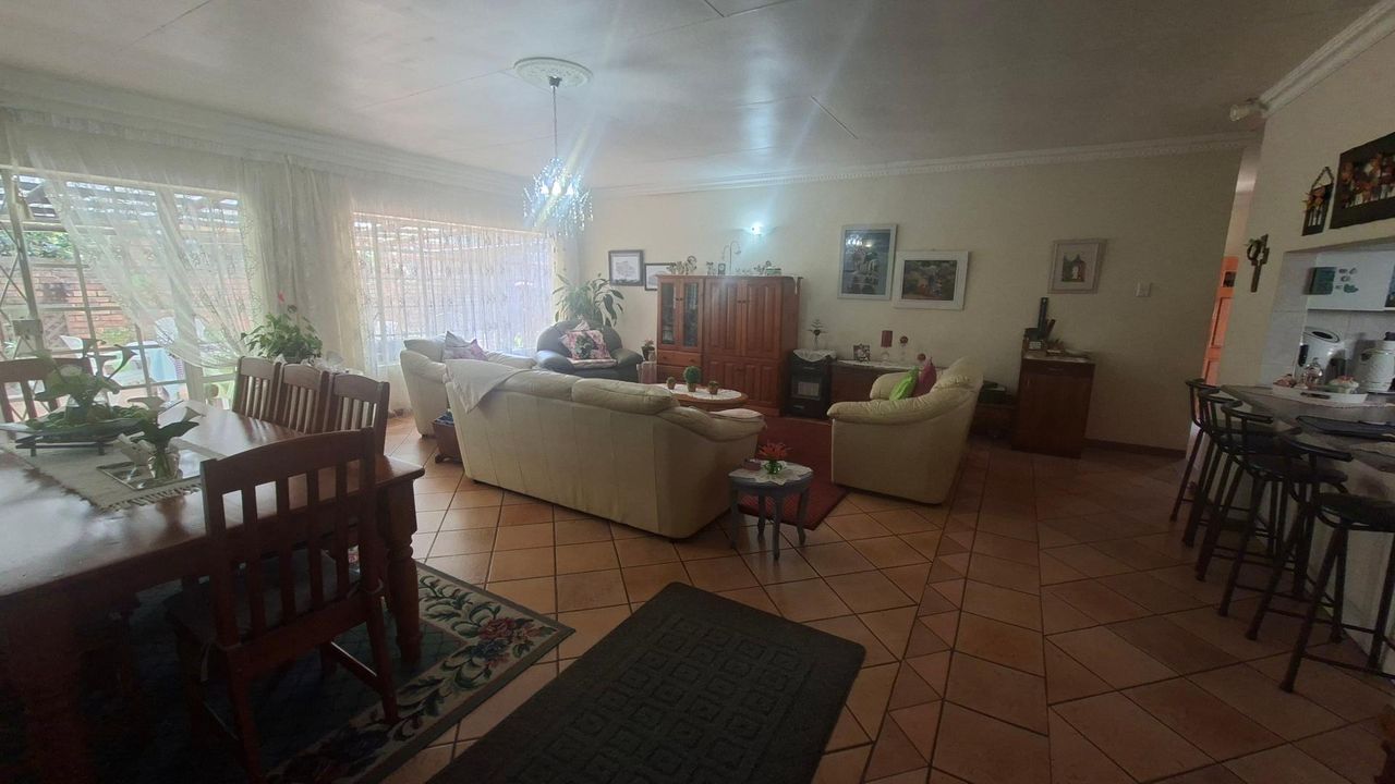 Photo 7 of 31