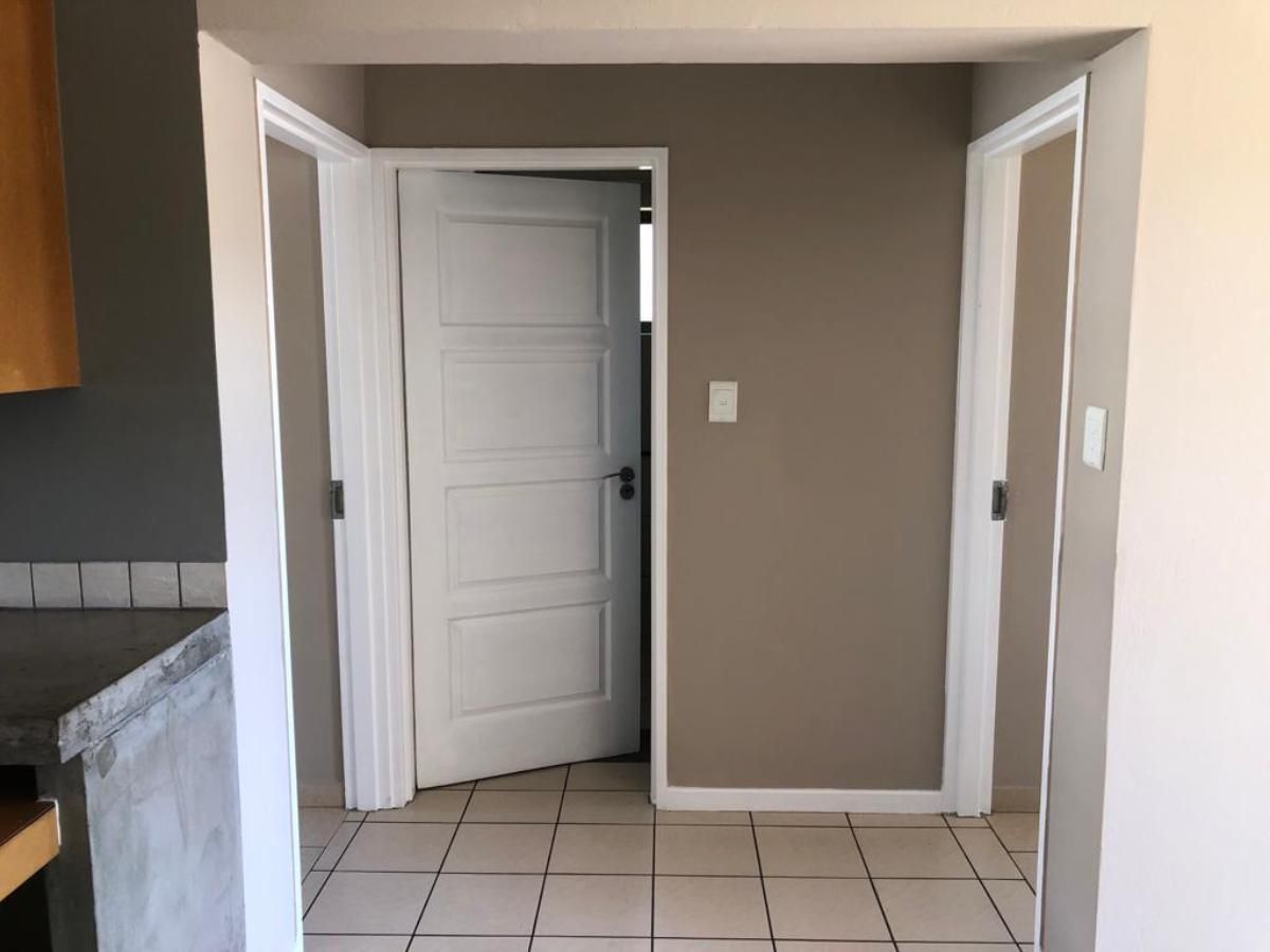 Photo 18 of 27