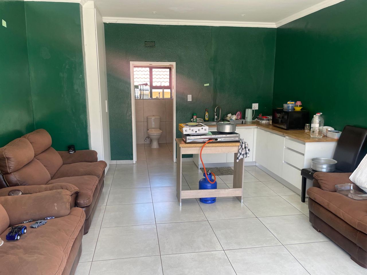 Photo 14 of 33