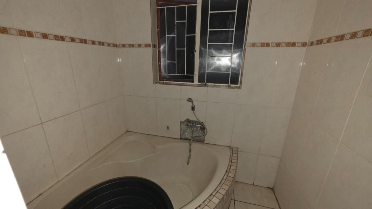 Photo 12 of 20