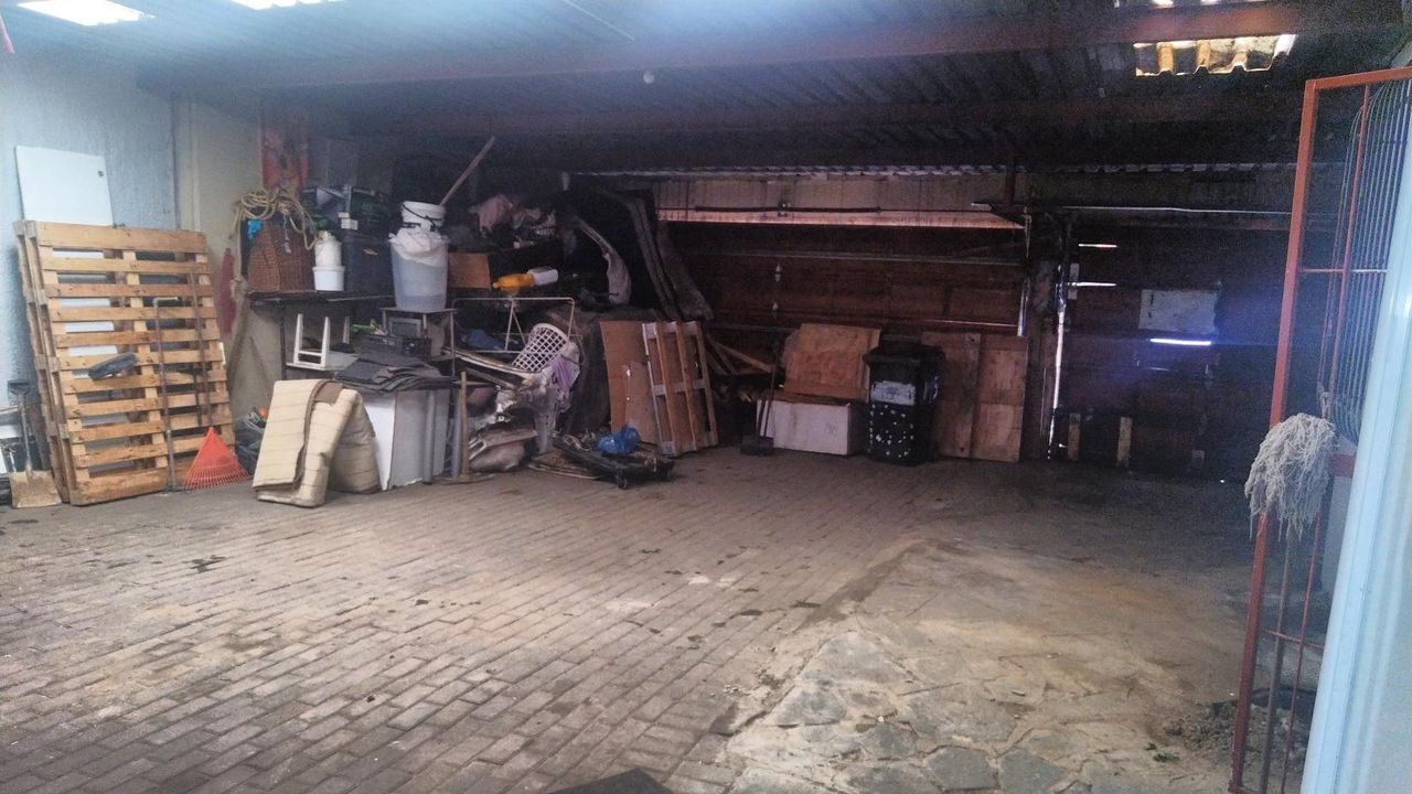 Photo 9 of 33
