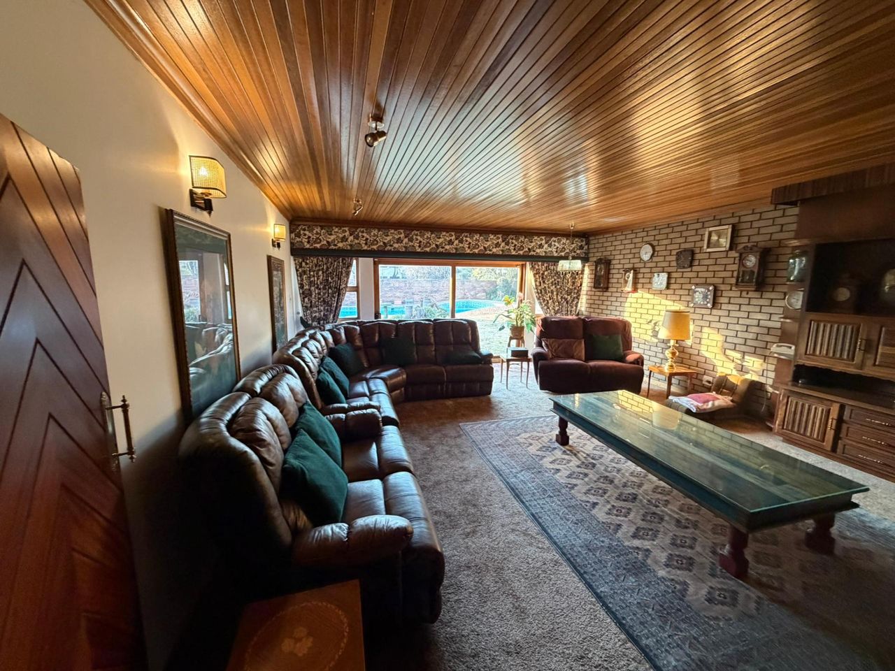 Photo 2 of 11