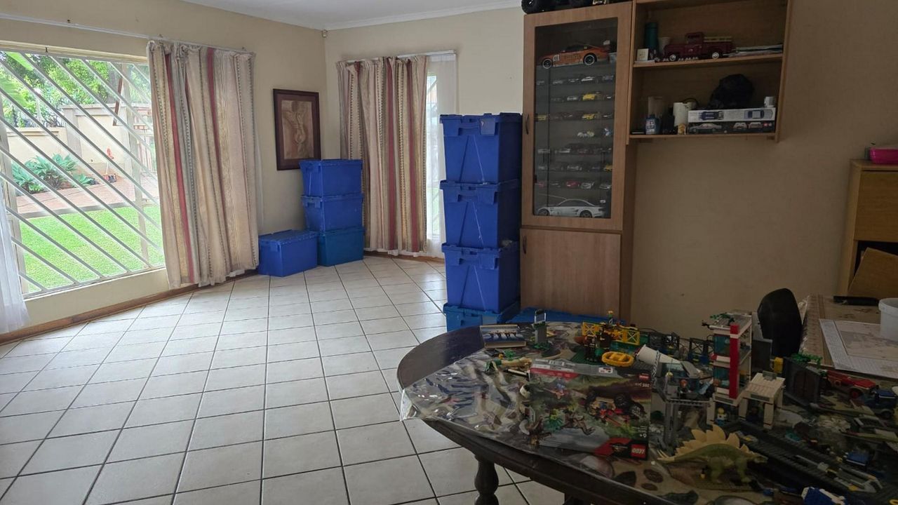 Photo 9 of 23