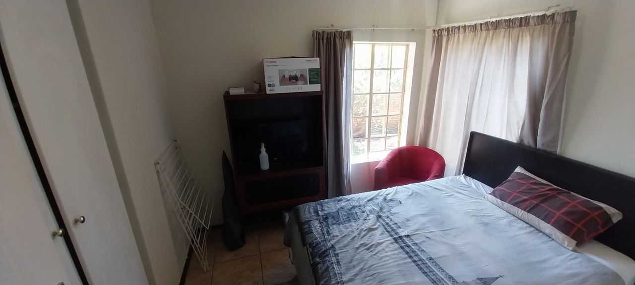 Photo 16 of 21