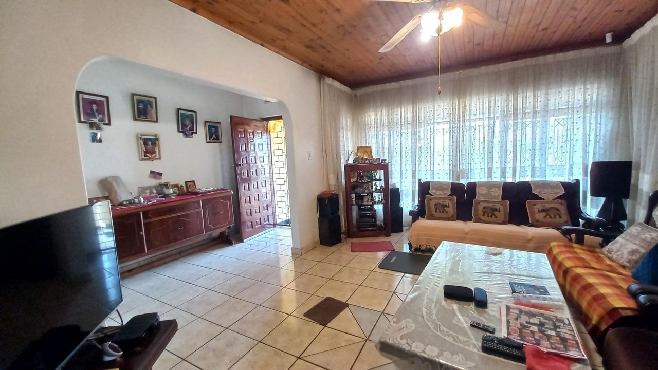 Photo 10 of 25