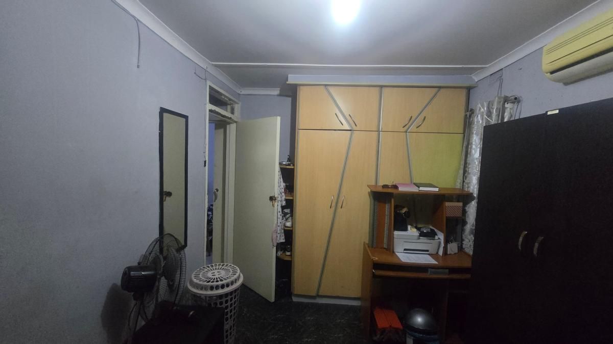 Photo 15 of 21