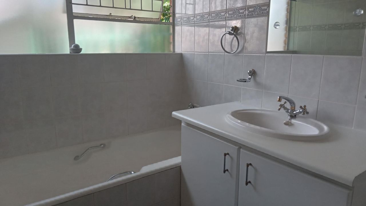 Photo 20 of 28