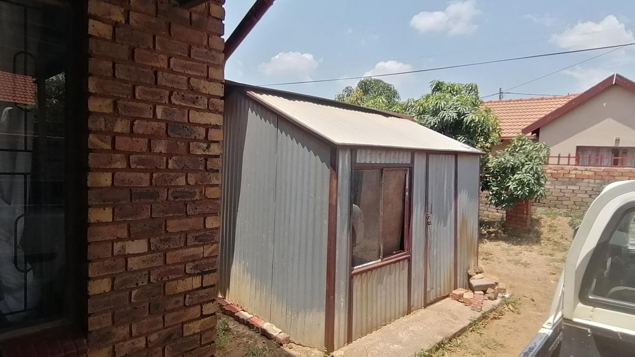 Photo 8 of 22