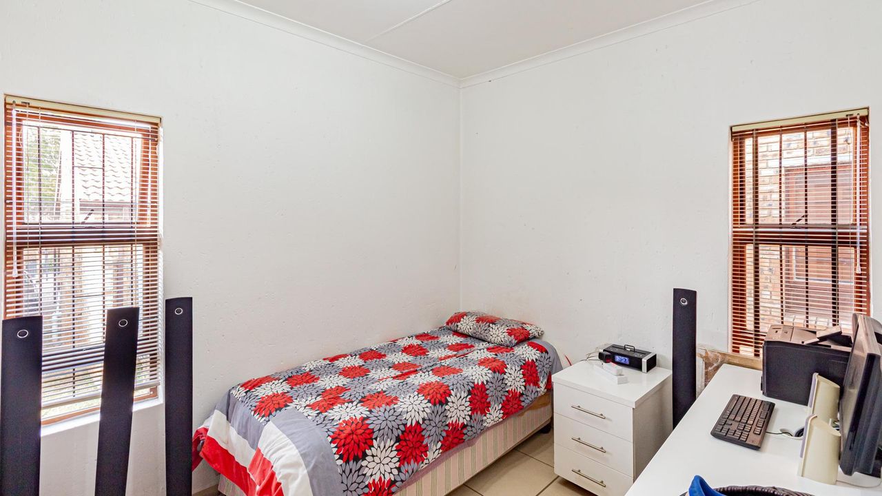 Photo of 3 Bedroom townhouse - sectional for sale in North Riding AH, Randburg