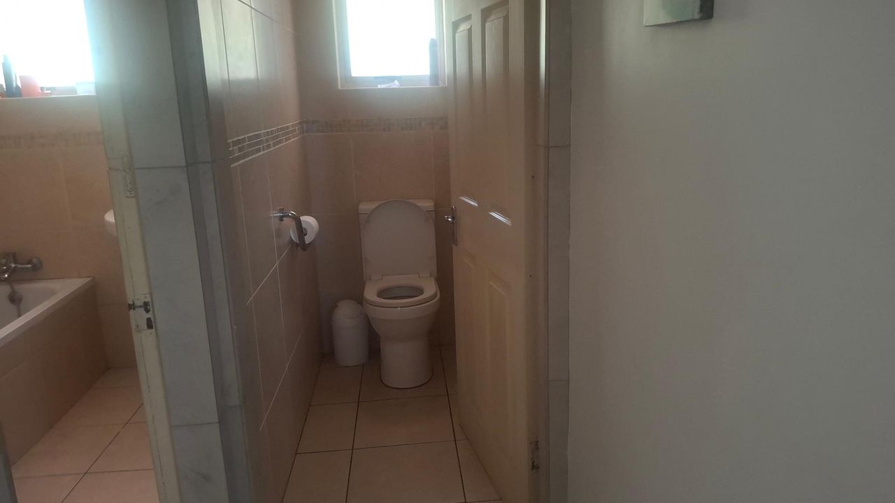 Photo 18 of 21