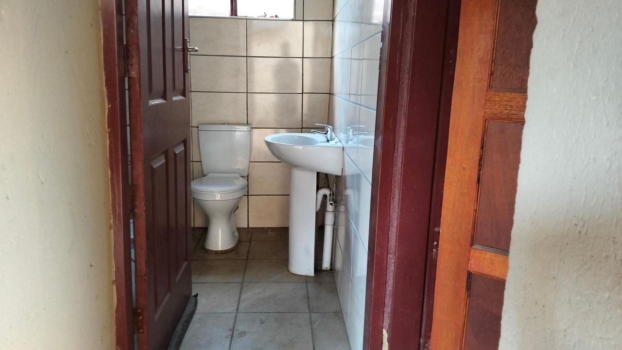 Photo 14 of 16