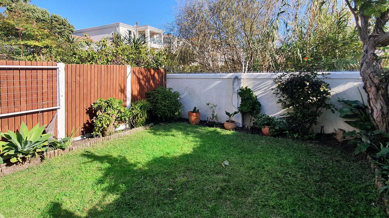 Photo 12 of 30