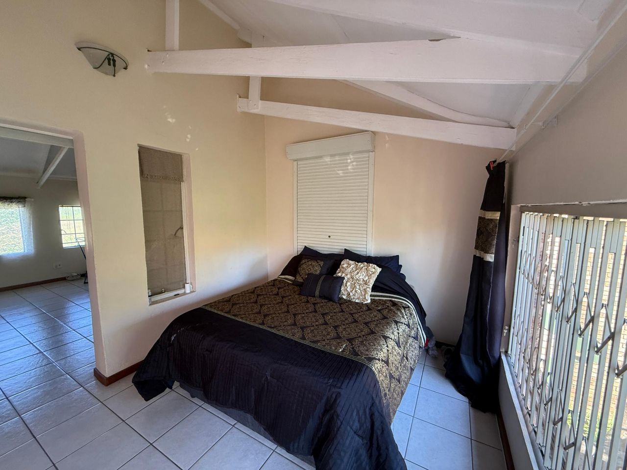Photo 15 of 23