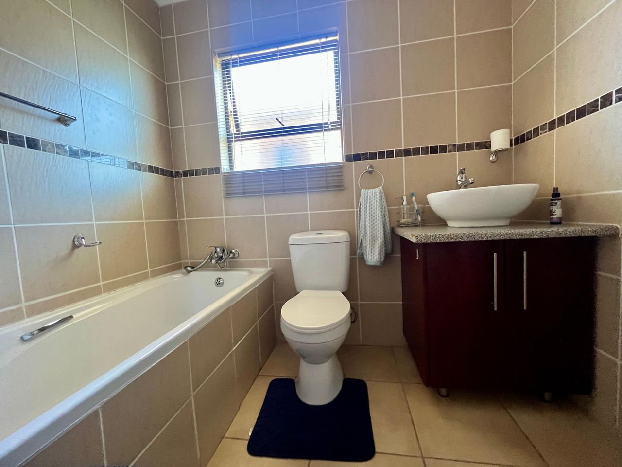 Photo 18 of 22