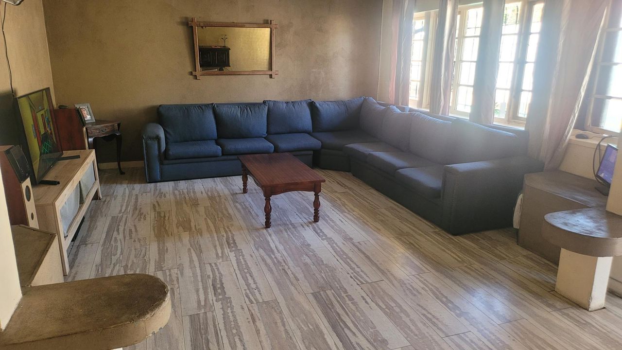 Photo 3 of 26