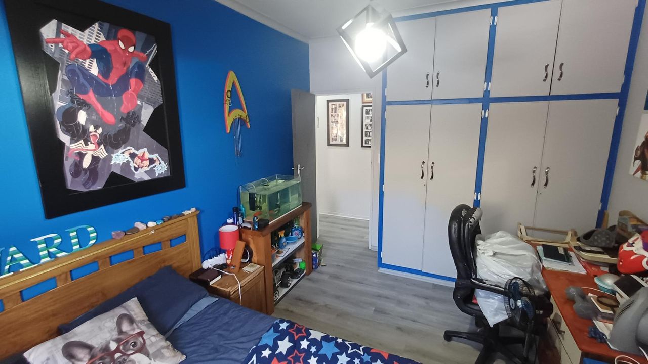 Photo 9 of 17