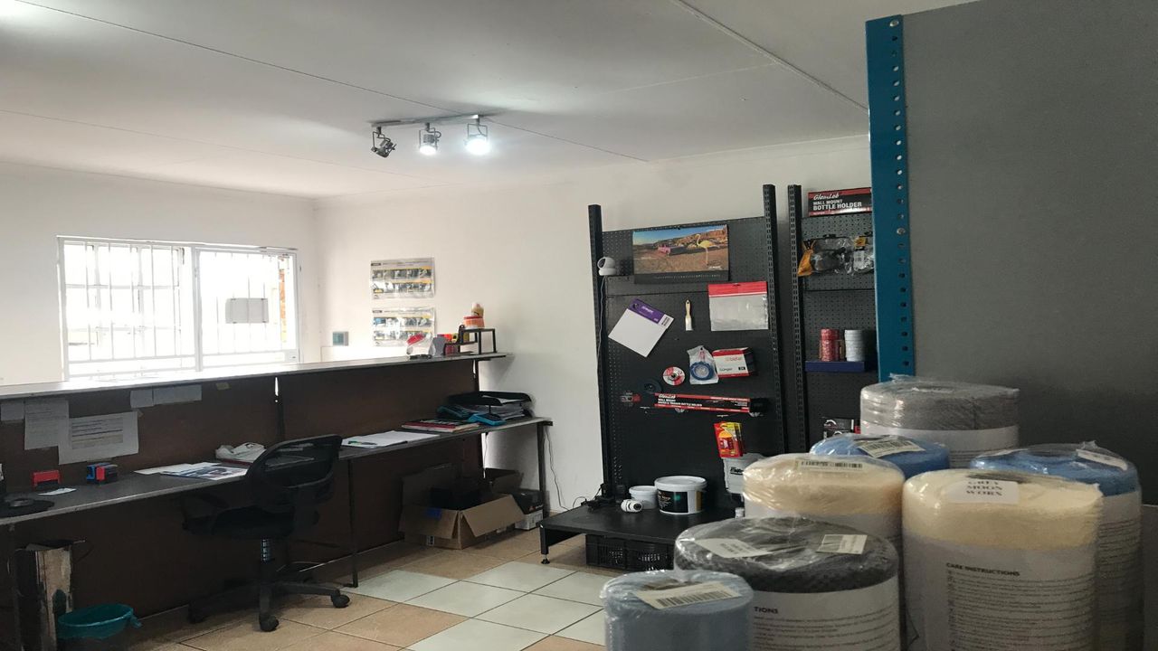 Photo 5 of 14