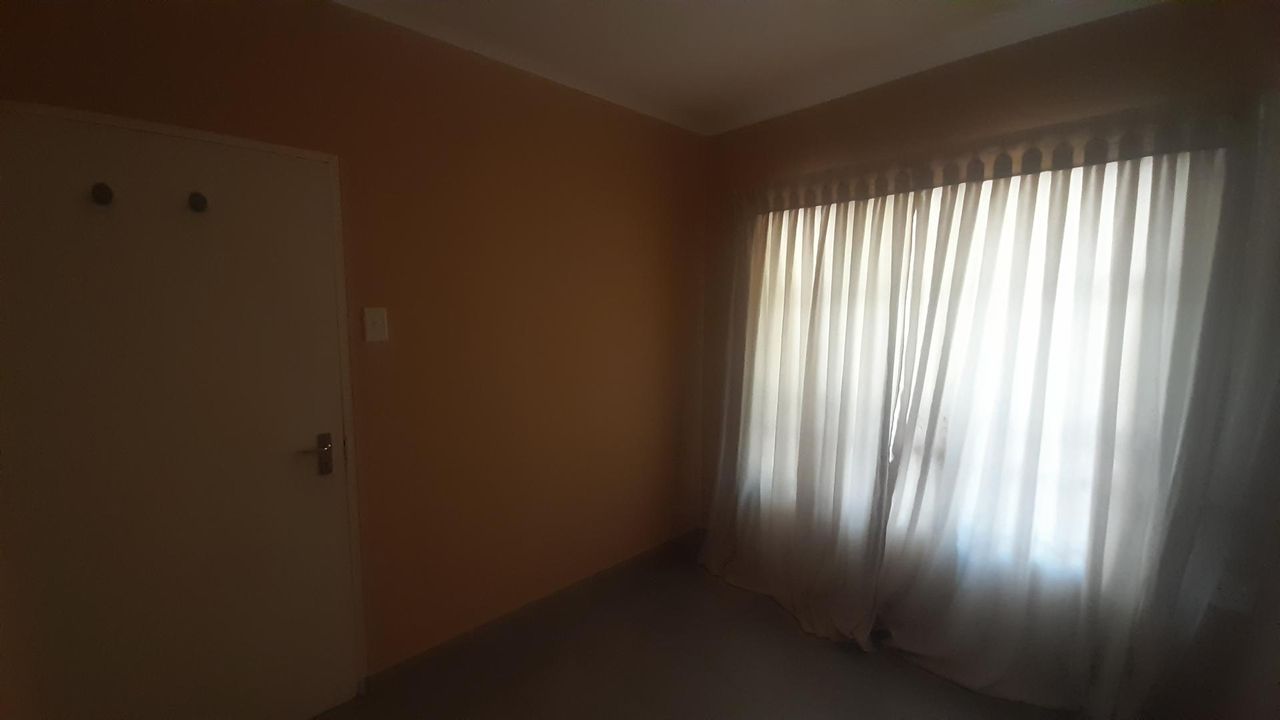 Photo 12 of 13