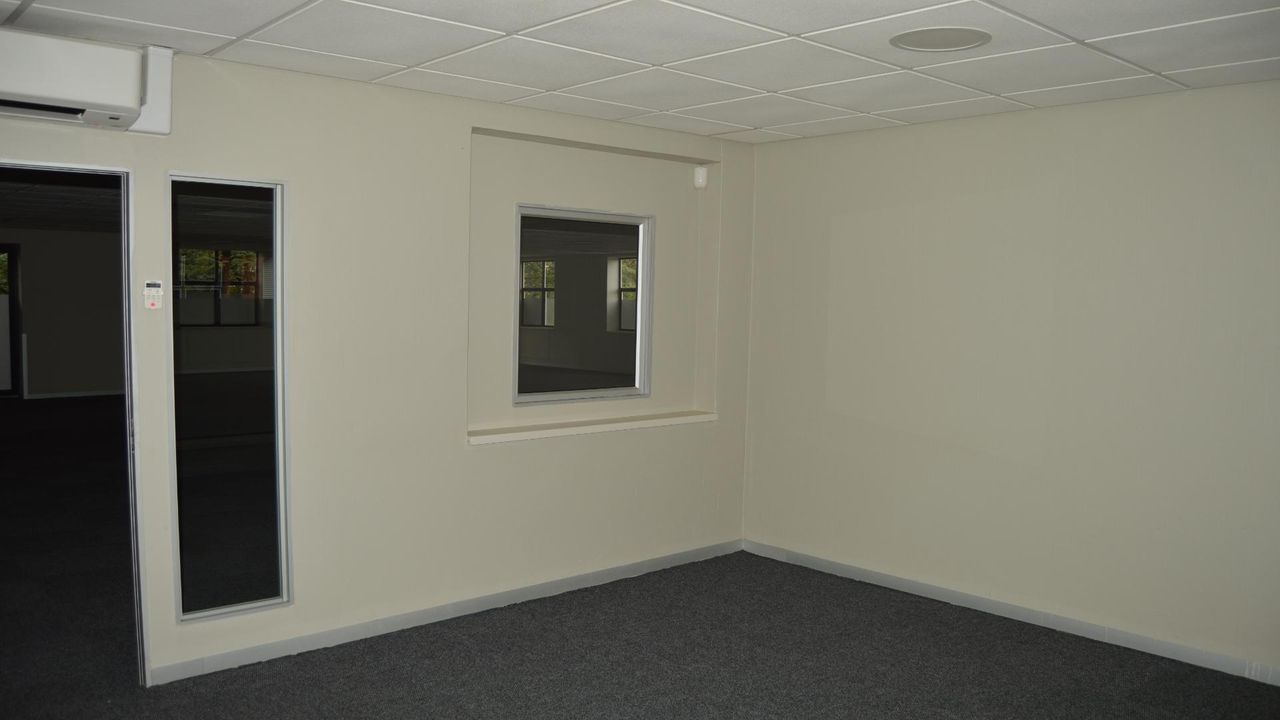 Photo 11 of 23