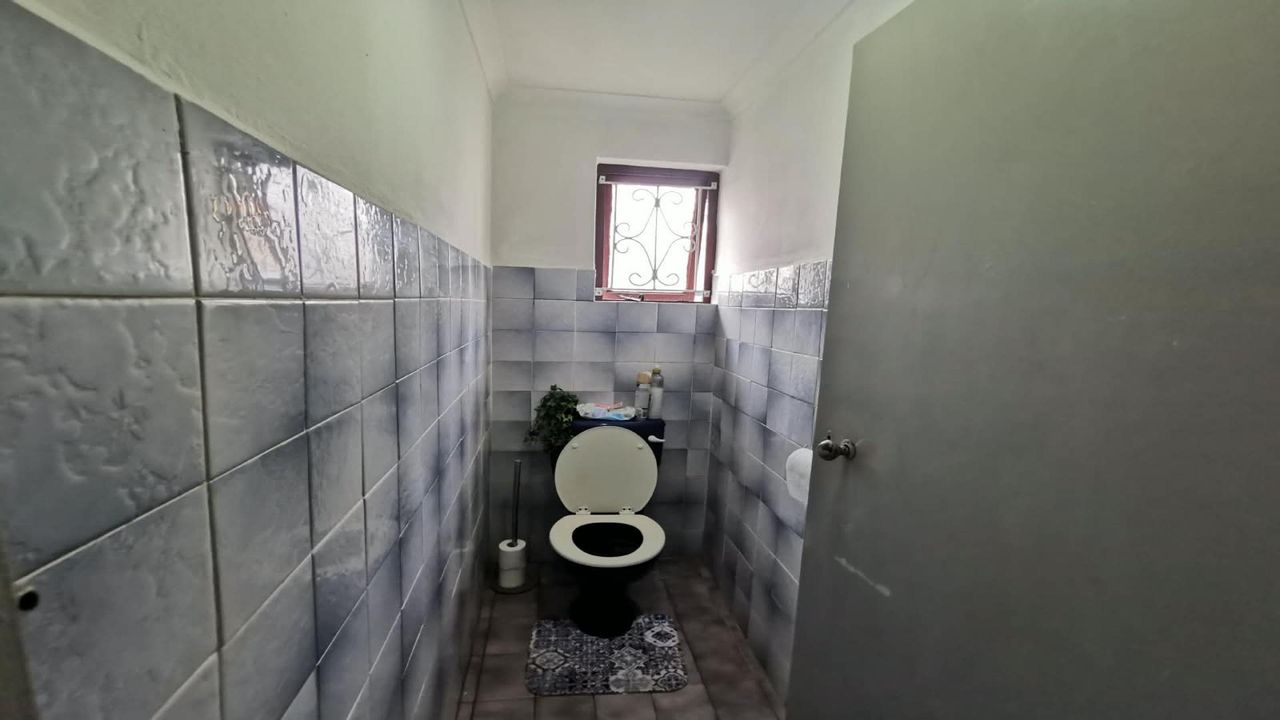 Photo 12 of 20