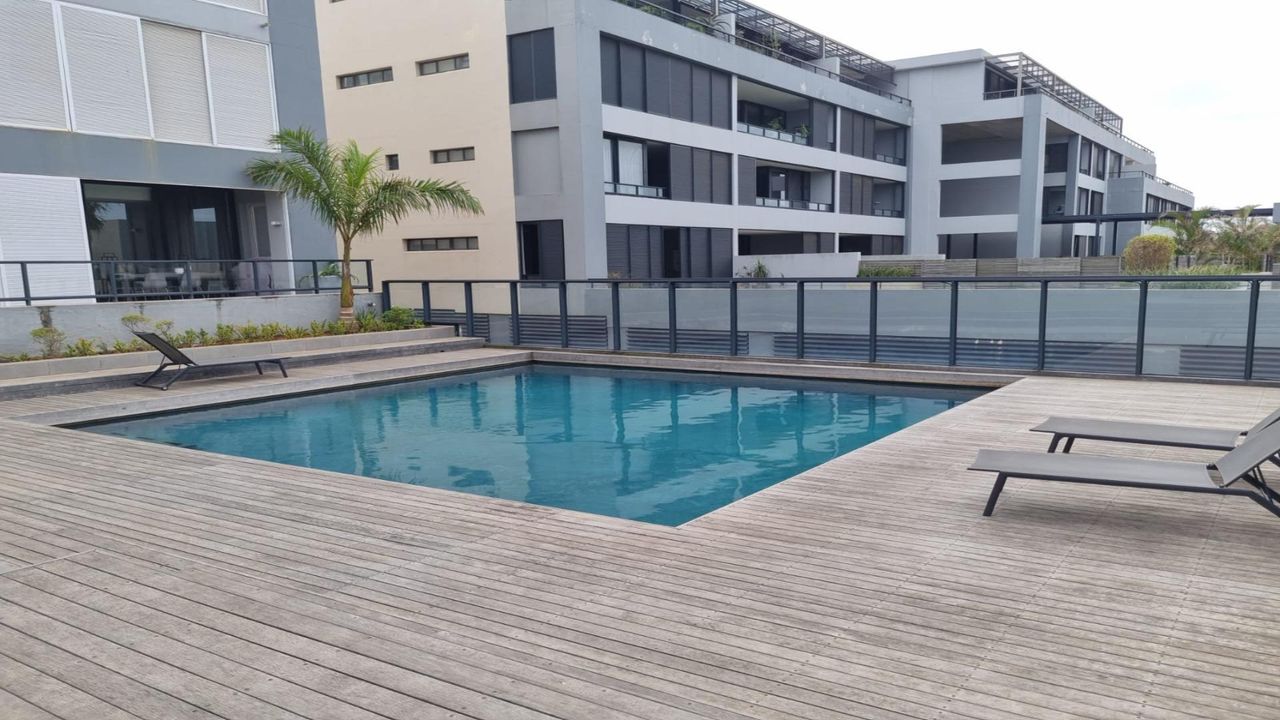 Photo 2 of 25