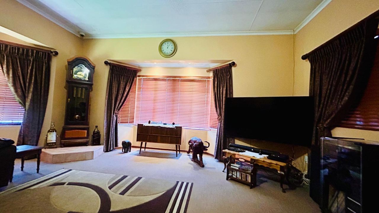 Photo 15 of 43