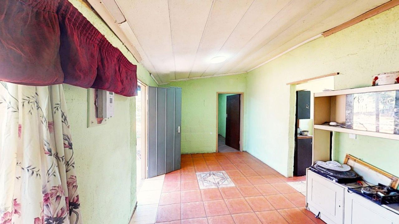 Photo 9 of 18