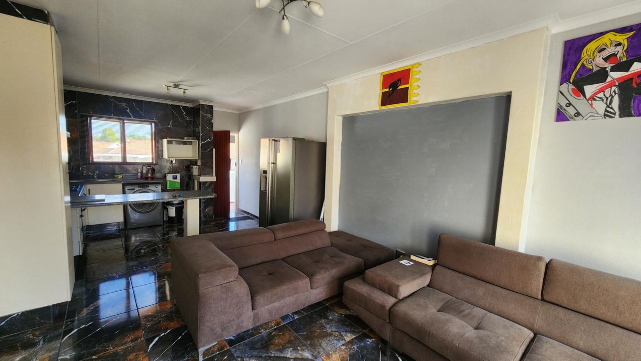Photo 9 of 21