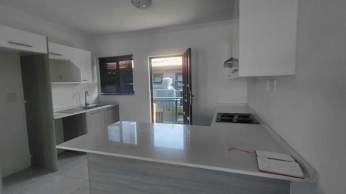 Photo 4 of 9