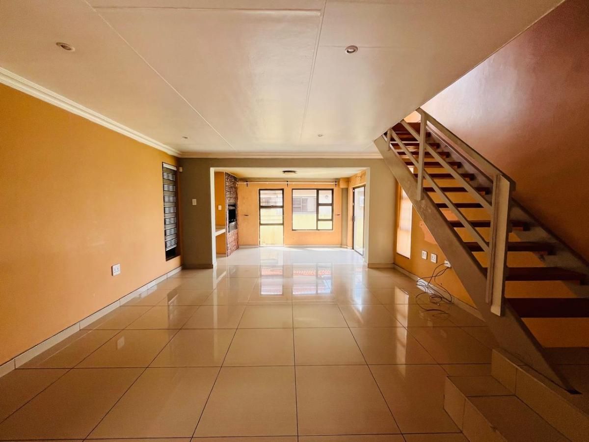4 Bedroom townhouse - freehold for sale in Ben Fleur, Witbank