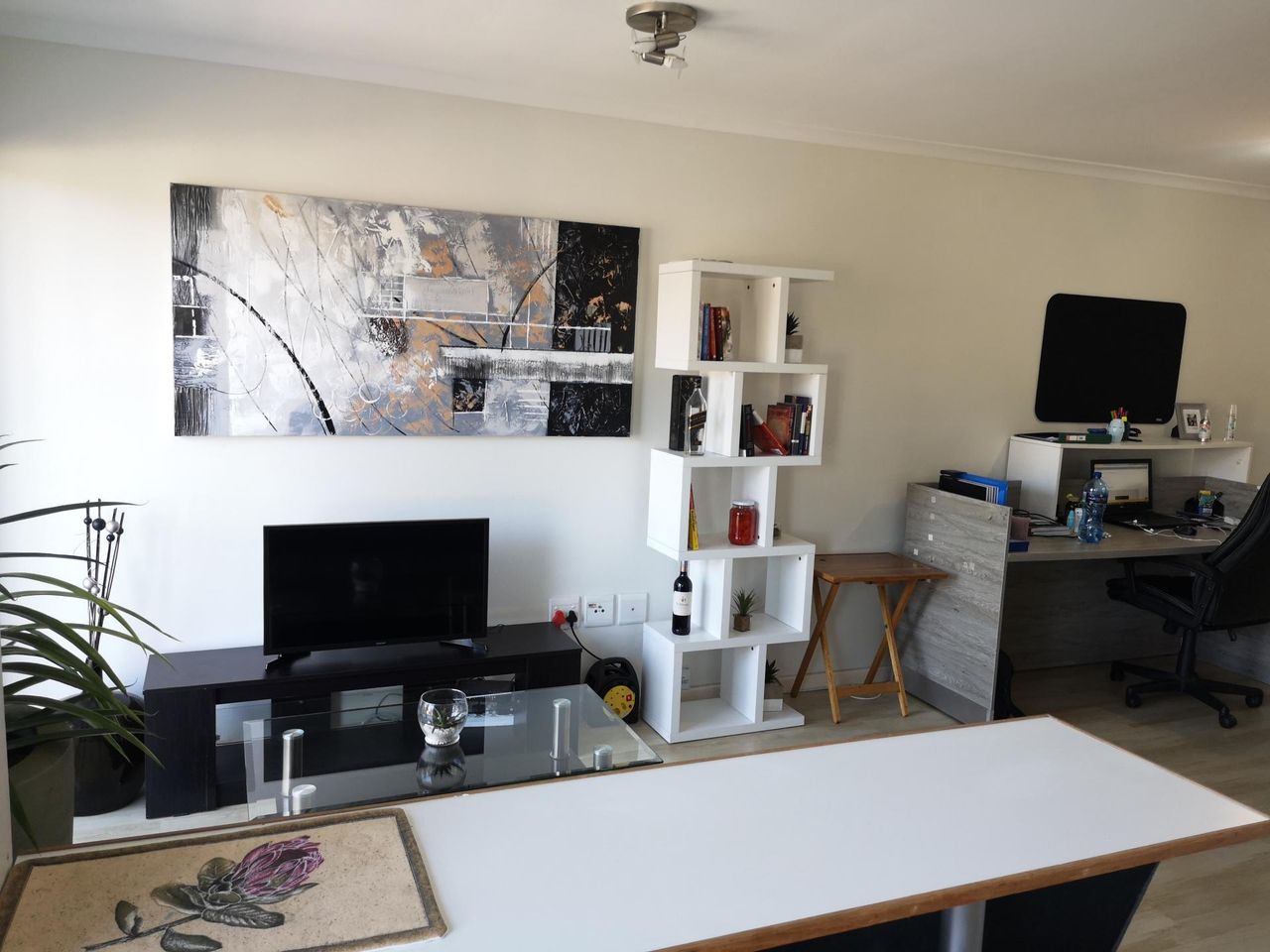 Photo 3 of 14