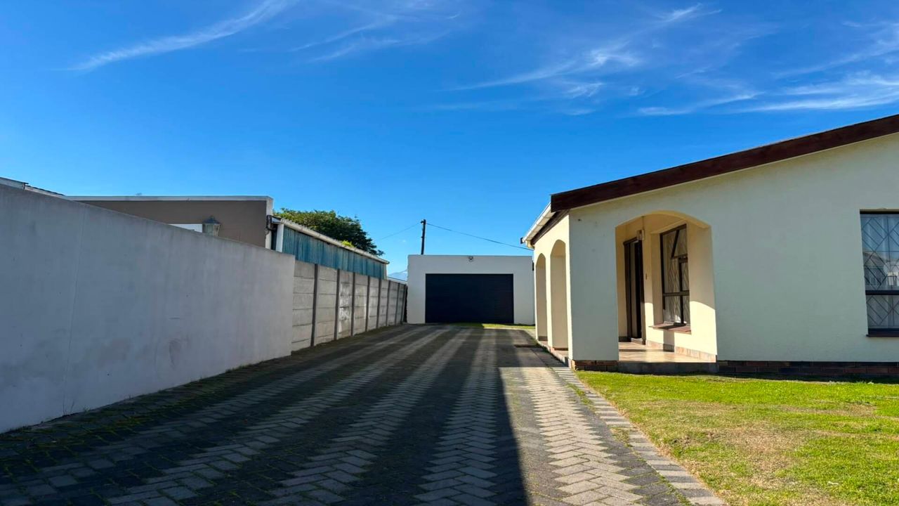 Photo 2 of 22