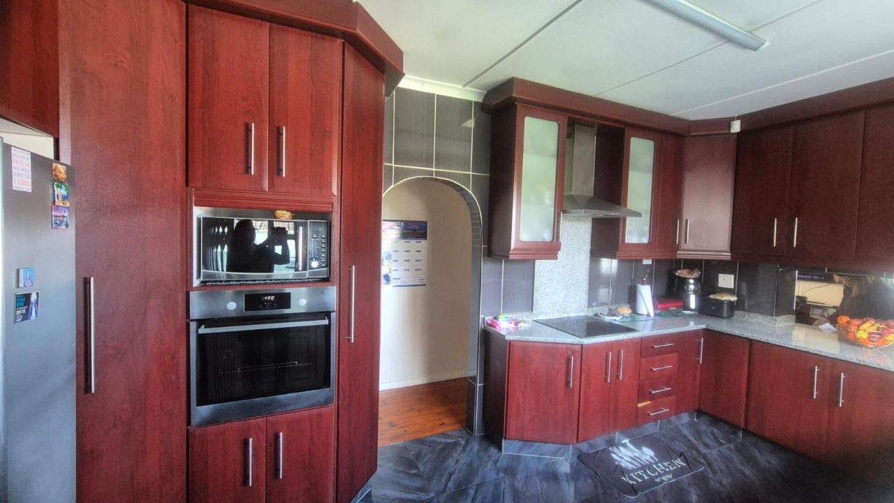 4 Bedroom house for sale in Bluff, Durban