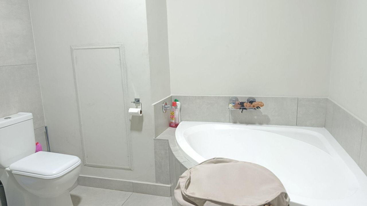 Photo of 2 Bedroom townhouse - sectional for sale in Die Hoewes, Centurion