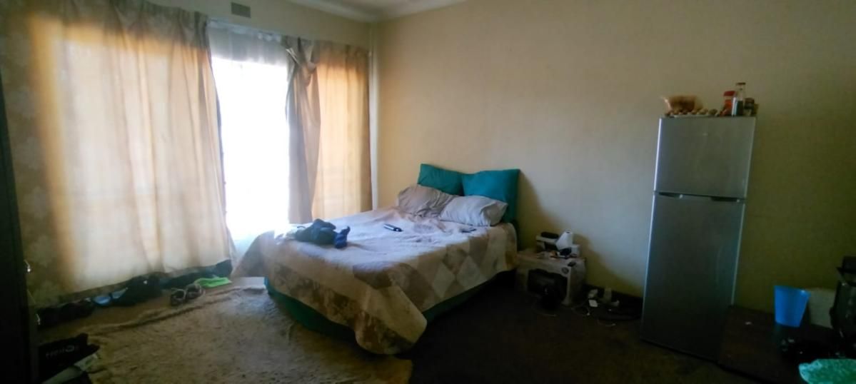 Photo 17 of 25