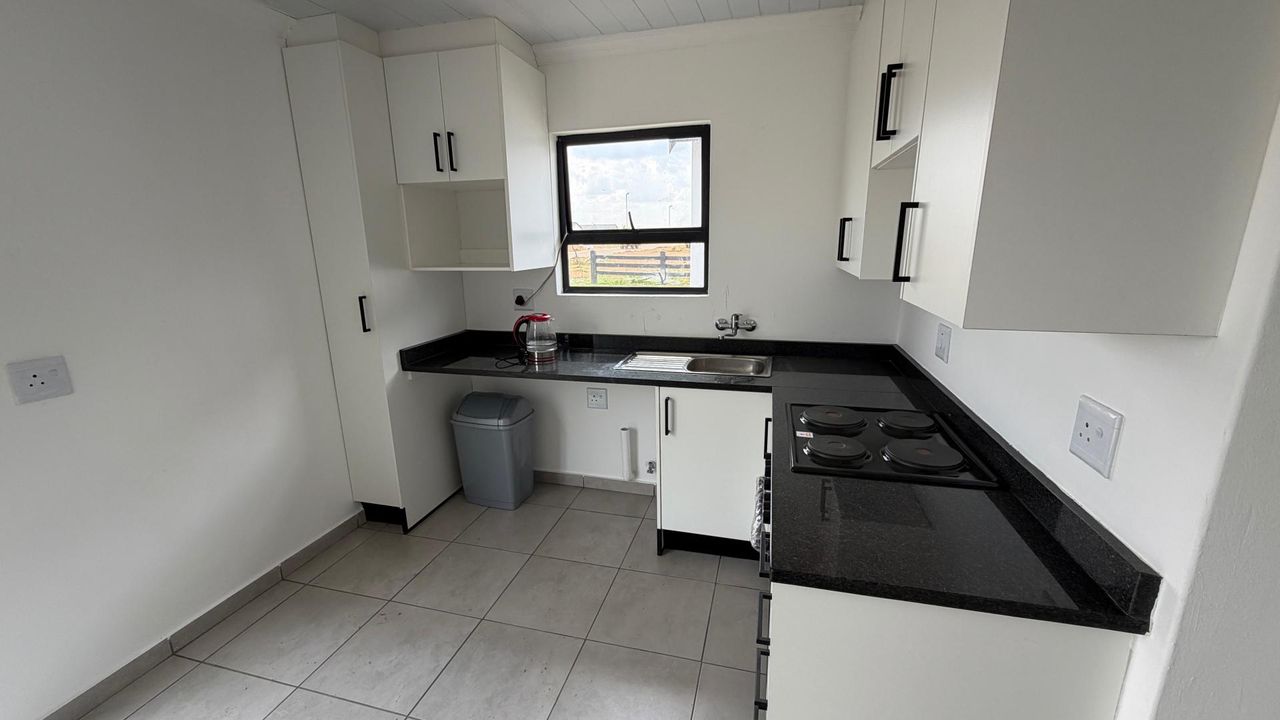 Photo 4 of 25