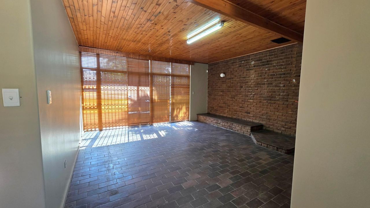 Photo 3 of 26
