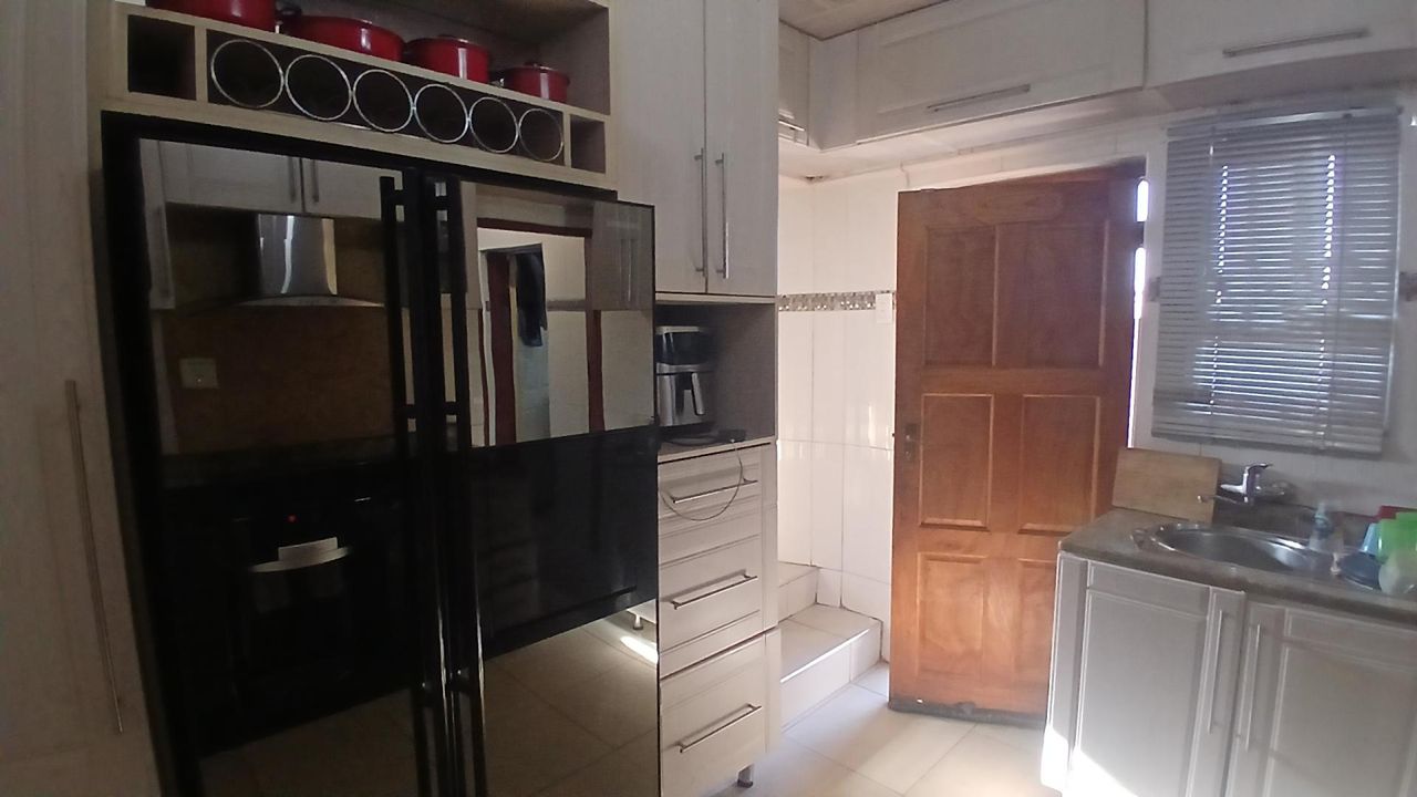 Photo 6 of 16